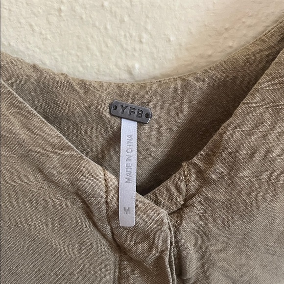 Casual Olive Button-Down Camisole - Picture 2 of 6